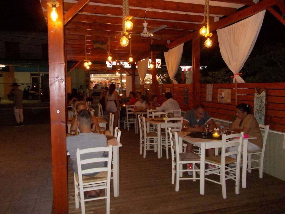 Kavos Central Gardens Buitenkant foto