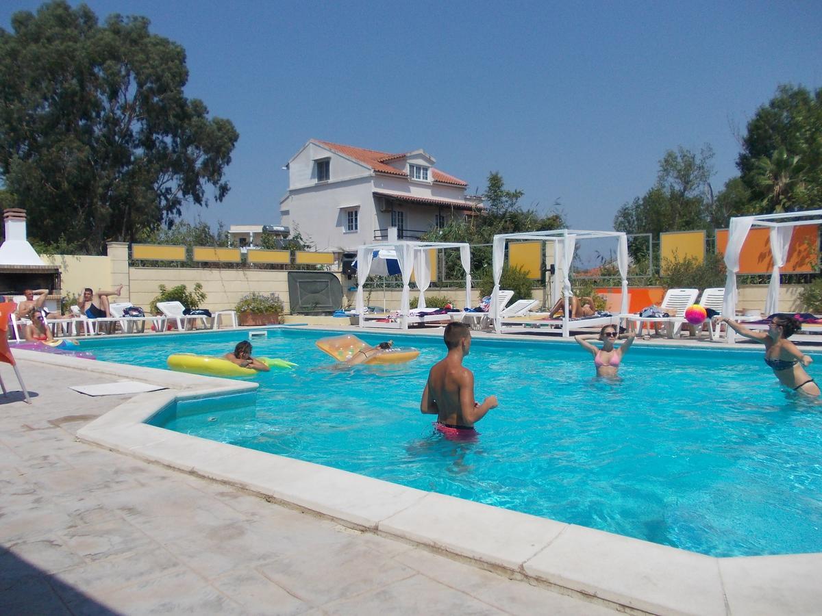 Kavos Central Gardens Buitenkant foto
